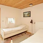 6 Person Holiday Home In Farso 瓦尔普松