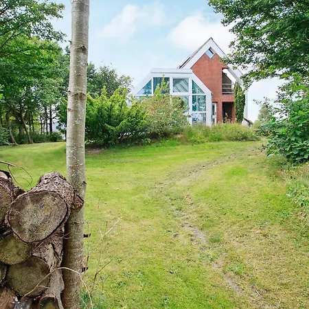 بيت للعطل Luxury Retreat With Pool Hvalpsund
